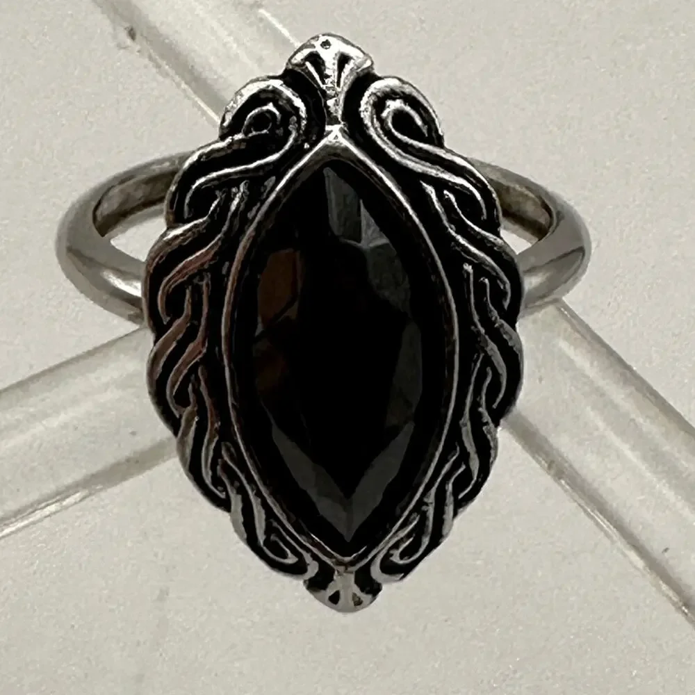 Avon Vintage Hematite Marquise Stone Celtic Twist Ring Silvertone faceted Sz 7.5
